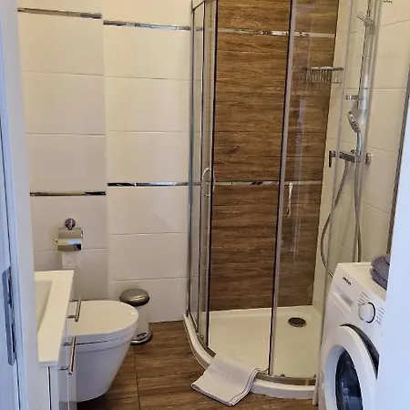 Apartament Czerwony Nr 42 *