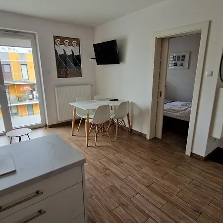 Apartament Czerwony Nr 42 *
